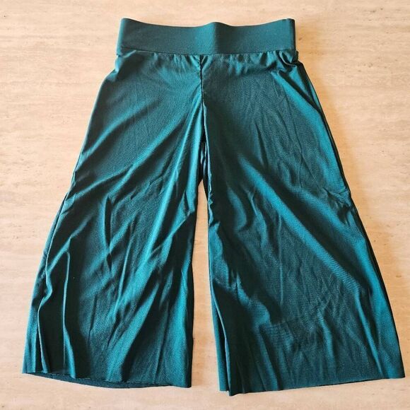 Weissman Other - Weissman NWOT child small green dance shorts lyrical contemporary tap solo